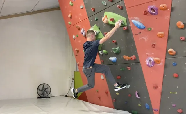 lonża ścianka wspinaczkowa